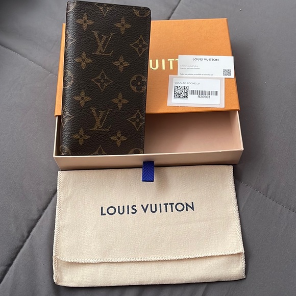 Louis Vuitton Accessories - Authentic Louis Vuitton pocket agenda Cover